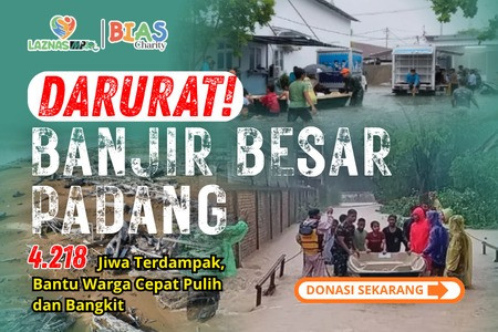 Kirim Bantuan, Warga Terdampak Banjir Padang